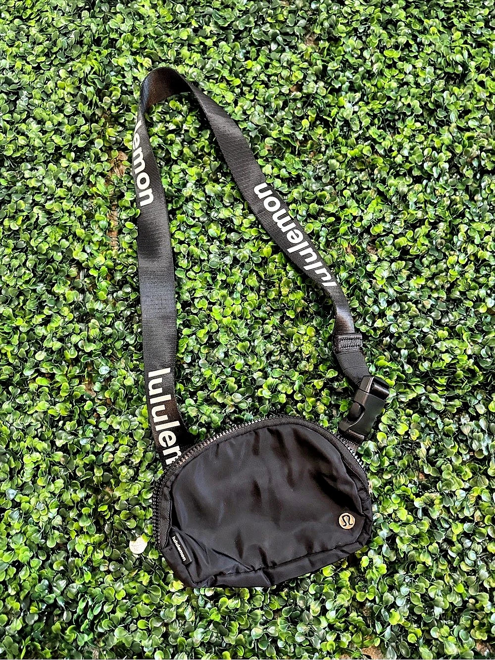 lululemon All Night Festival Bag Micro 2L Black Crossbody Bag Like New